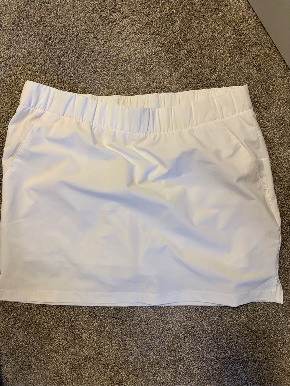 Columbia women’s skort, NWOT